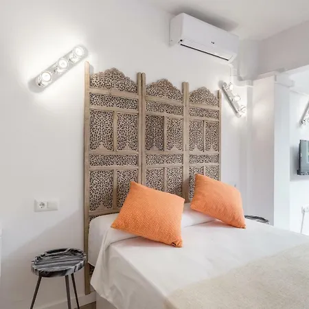 Mp2-bright Beachfront Studio Walk To Old Town Málaga