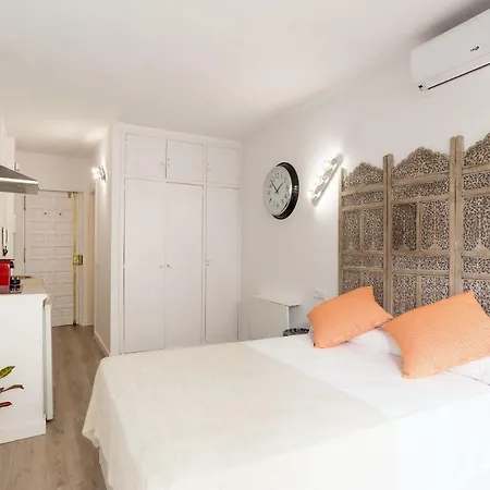 Mp2-bright Beachfront Studio Walk To Old Town