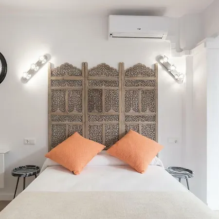 Mp2-bright Beachfront Studio Walk To Old Town Malaga